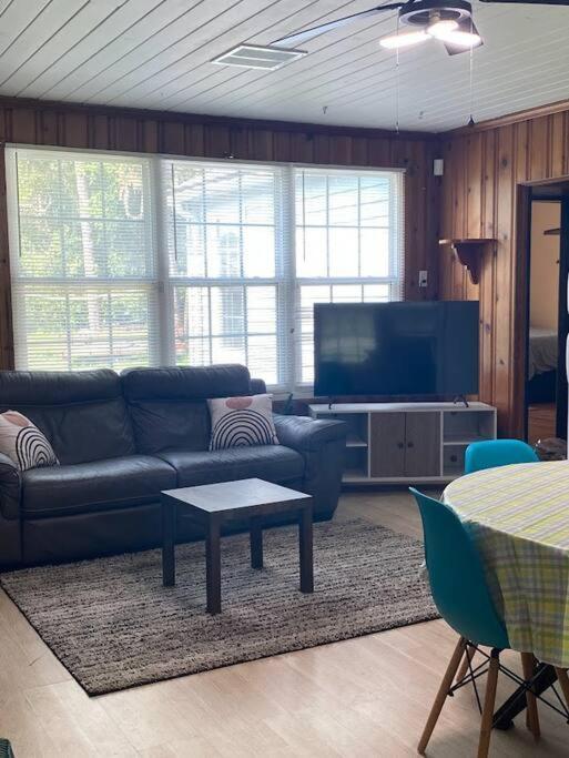 Cozy Home, King Bed, 3 Bedrooms,Close To Downtown Beaches Towncenter Джаксънвил Екстериор снимка